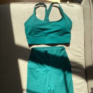 ThirdLove Workout Set with padded sports bra & biker shorts - S